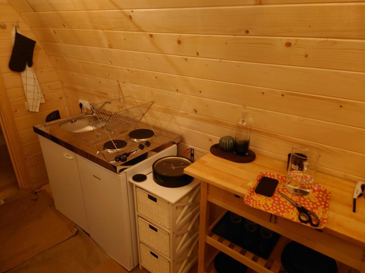 Hallstahammar Cosy Cabin מראה חיצוני תמונה